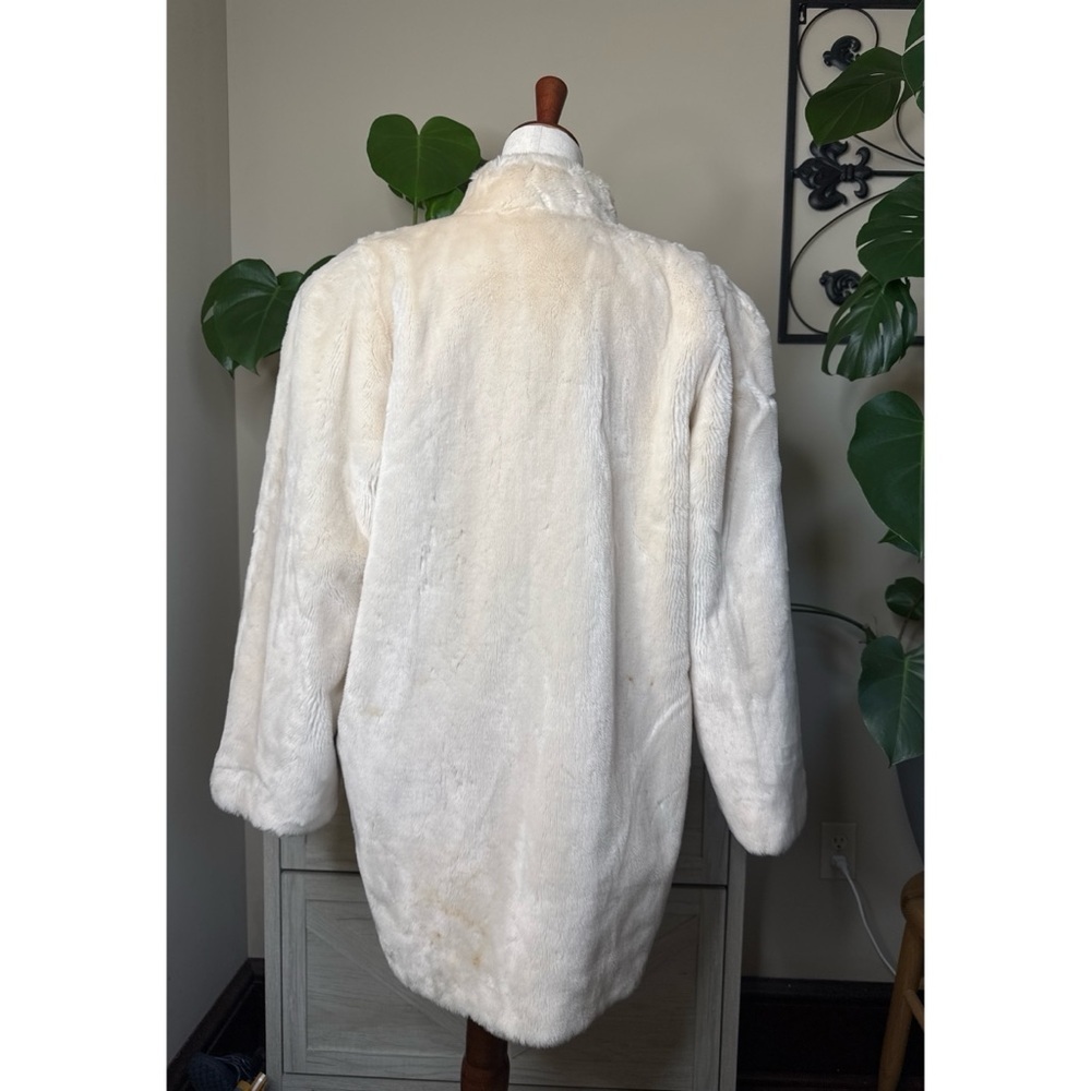 Yves Saint Laurent Vintage 80’s White Faux Fur Coat Size 36 - Picture 3 of 8